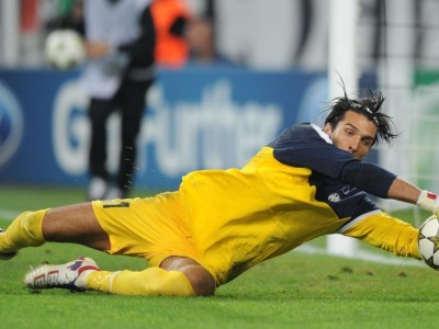 开云体育中心-星辰坠落与金州迷雾，当莱万遭遇五连败，科尔教练压力几何？金州连败深渊，莱万低迷与科尔帅位危机